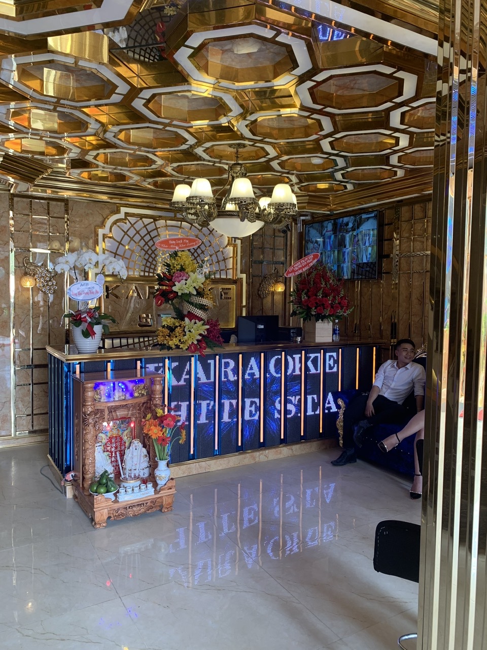 Glass elevator in modern hotel